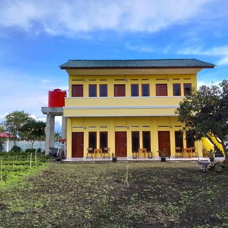 Berastagi Mountain View Homestay & Pizzeria Exterior photo