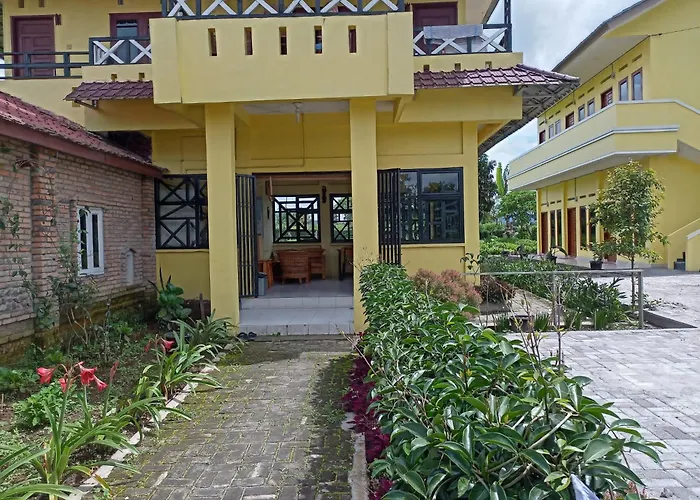 Berastagi Mountain View Homestay & Pizzeria
