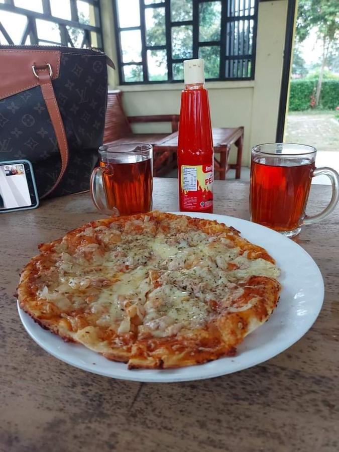 Mountain View & Pizzeria * Berastagi